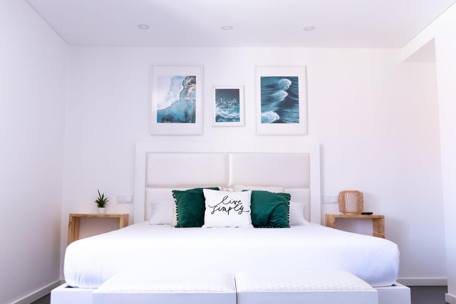 Bed and Breakfast SUPERTUBOS HOUSE Peniche Atouguia Da Baleia Exterior foto