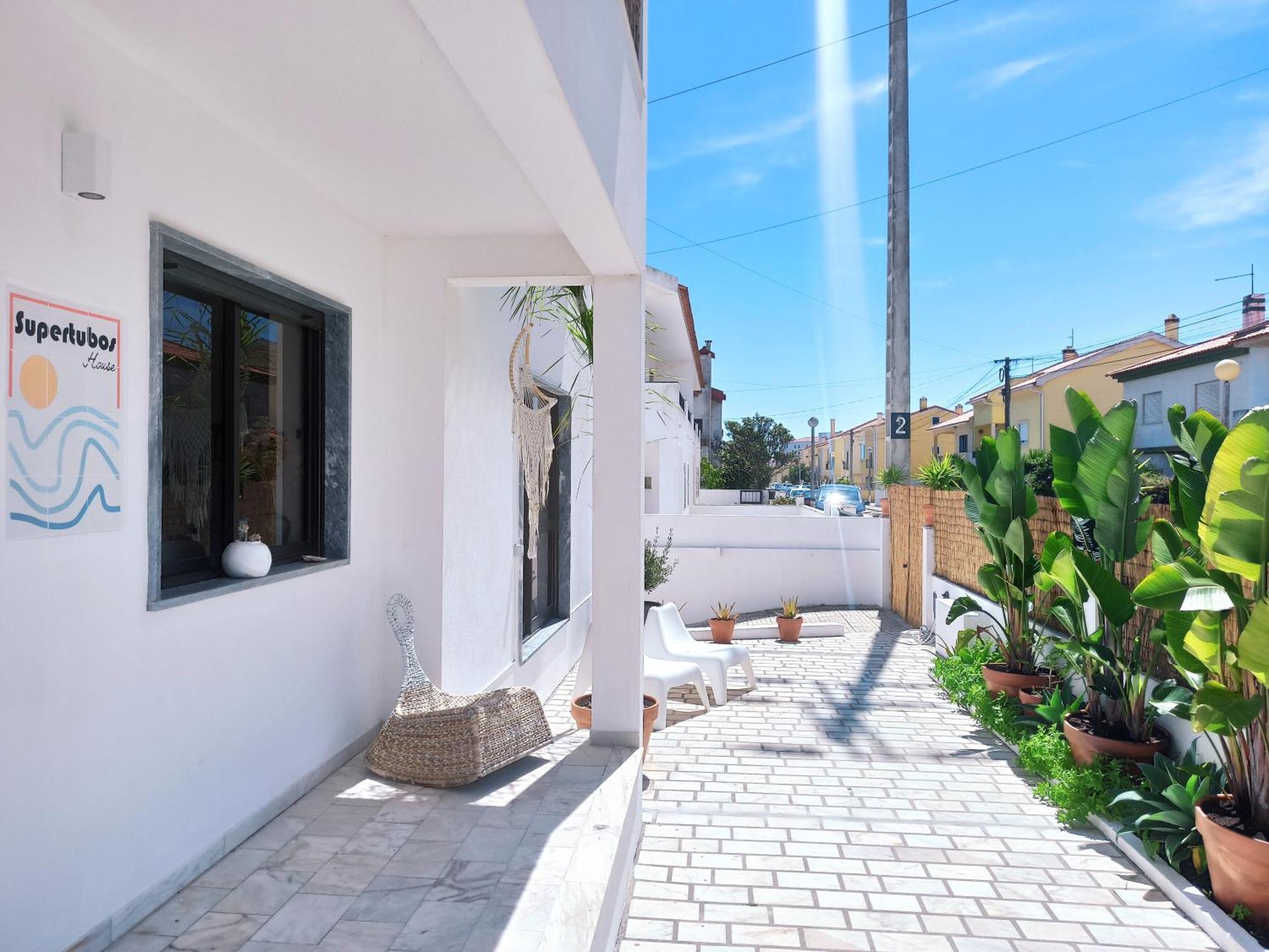Bed and Breakfast SUPERTUBOS HOUSE Peniche Atouguia Da Baleia Exterior foto